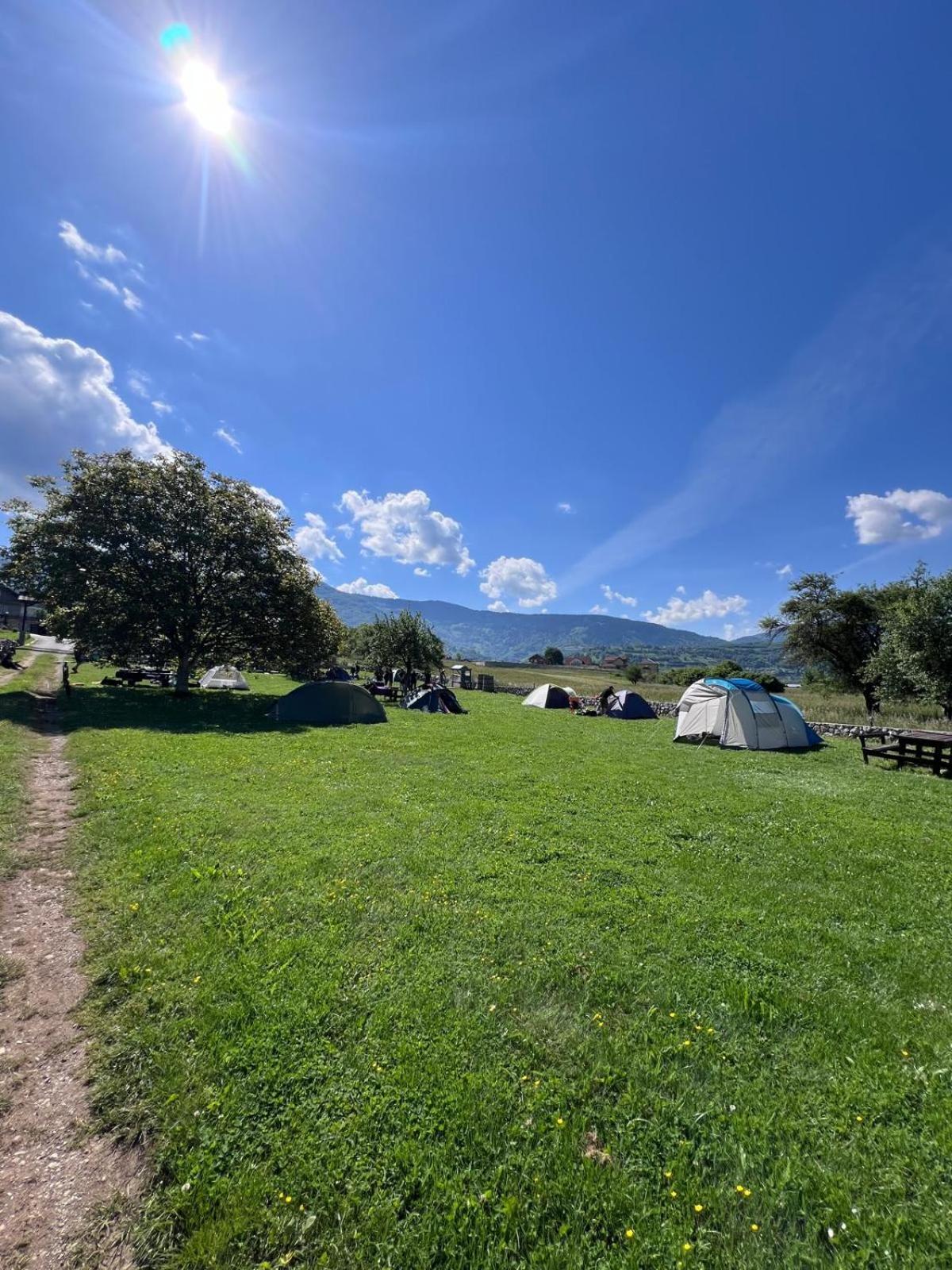 Camp Hotel Lake Views พลาฟ ภายนอก รูปภาพ