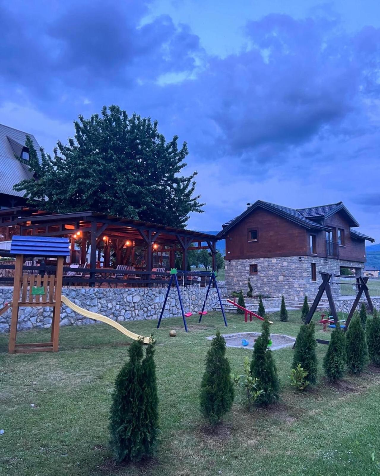 Camp Hotel Lake Views พลาฟ ภายนอก รูปภาพ